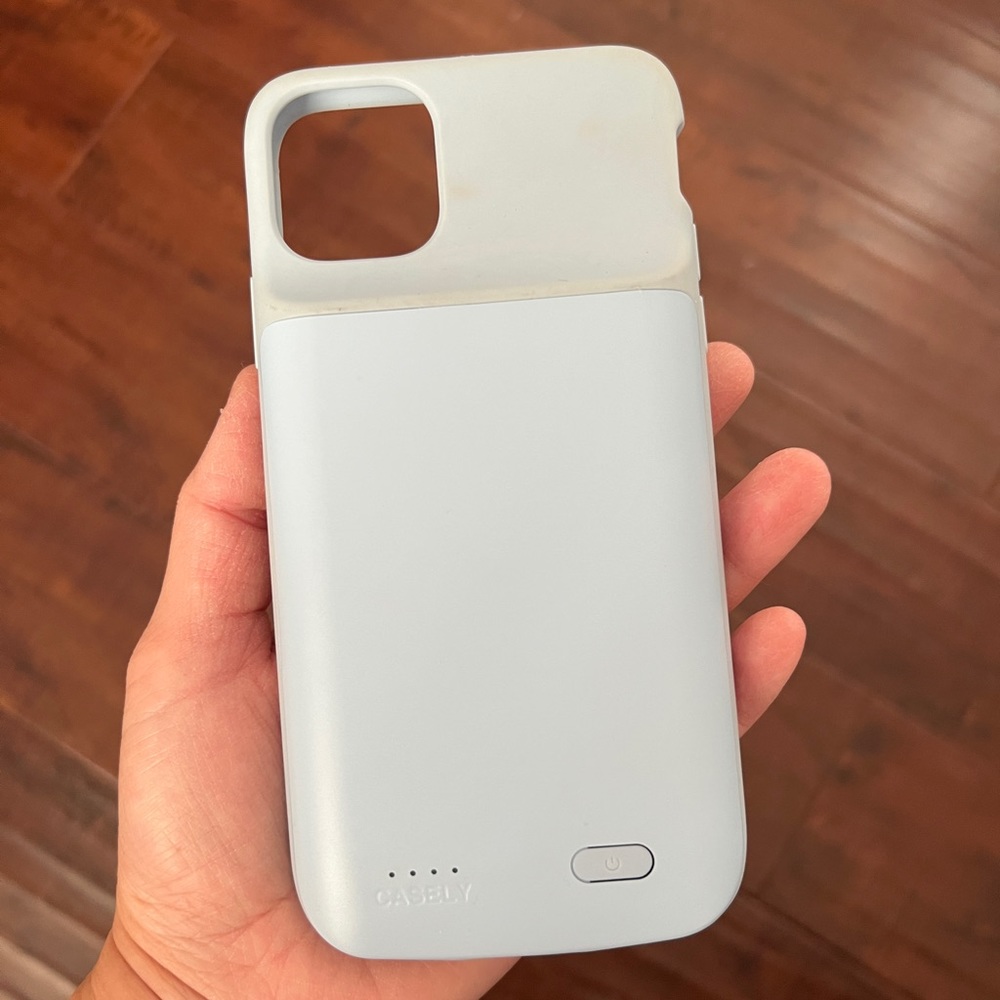iPhone 11 Pro Max Casely Powered Charging Case